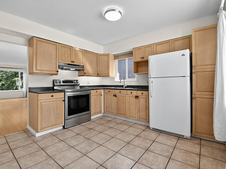 2216 E 41st Avenue, Vancouver, BC, V5P 1L6 - 14