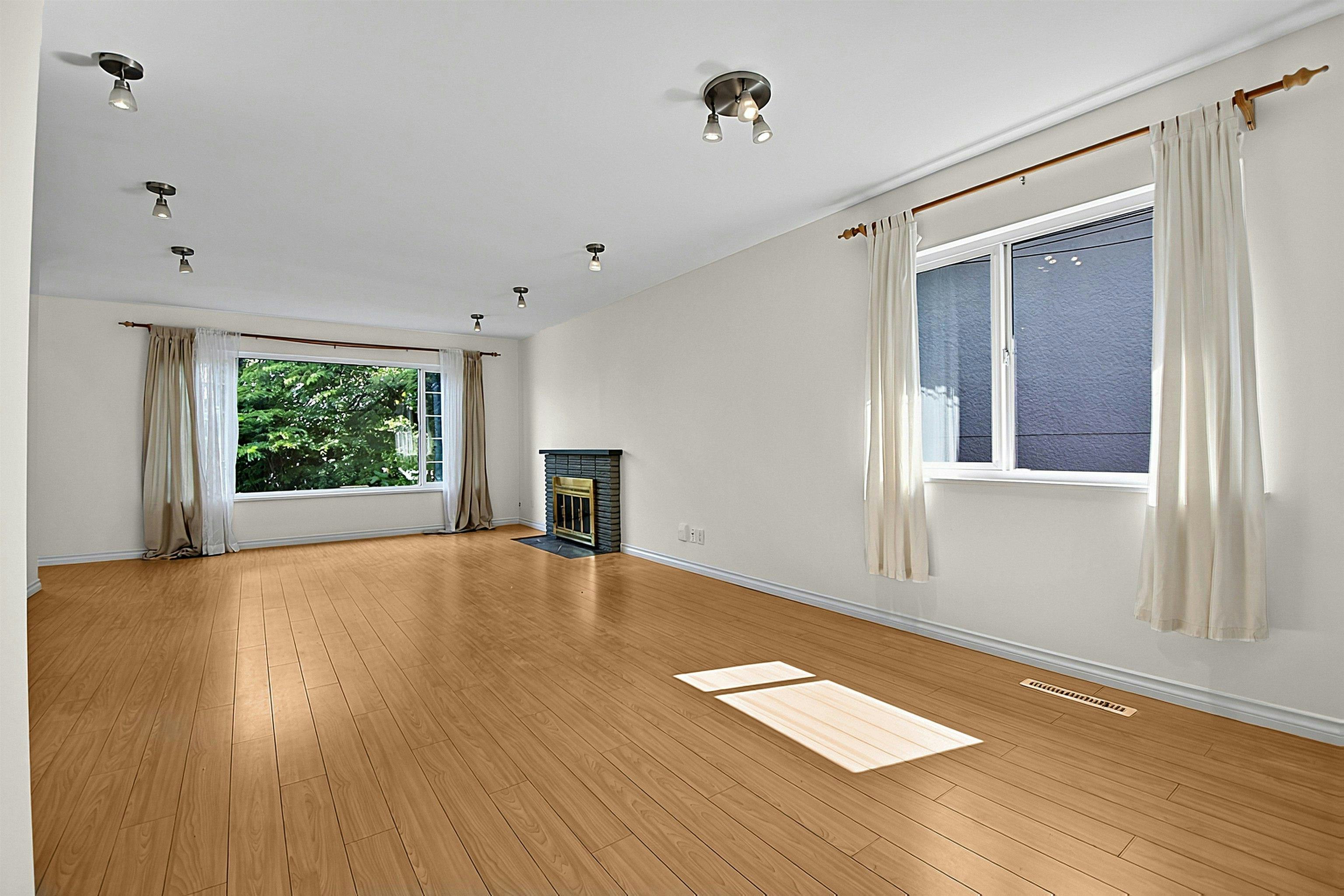 2216 E 41st Avenue, Vancouver, BC, V5P 1L6 - 6