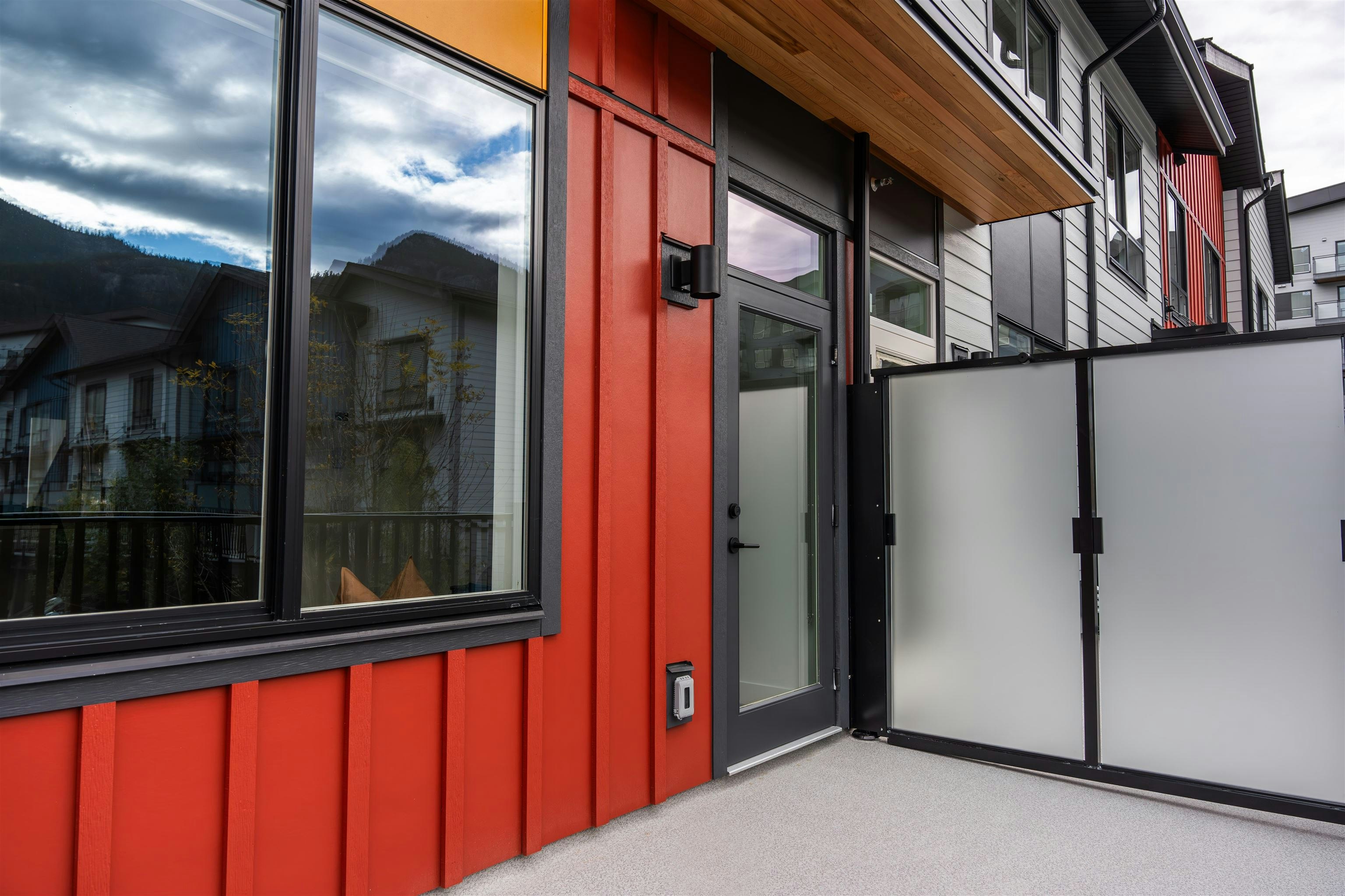 38065 Helm Way, Squamish, BC, V8B 1A8 - 30