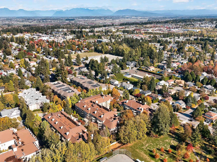 306-1929 154 Street, Surrey, BC, V4A 4S2 - 2