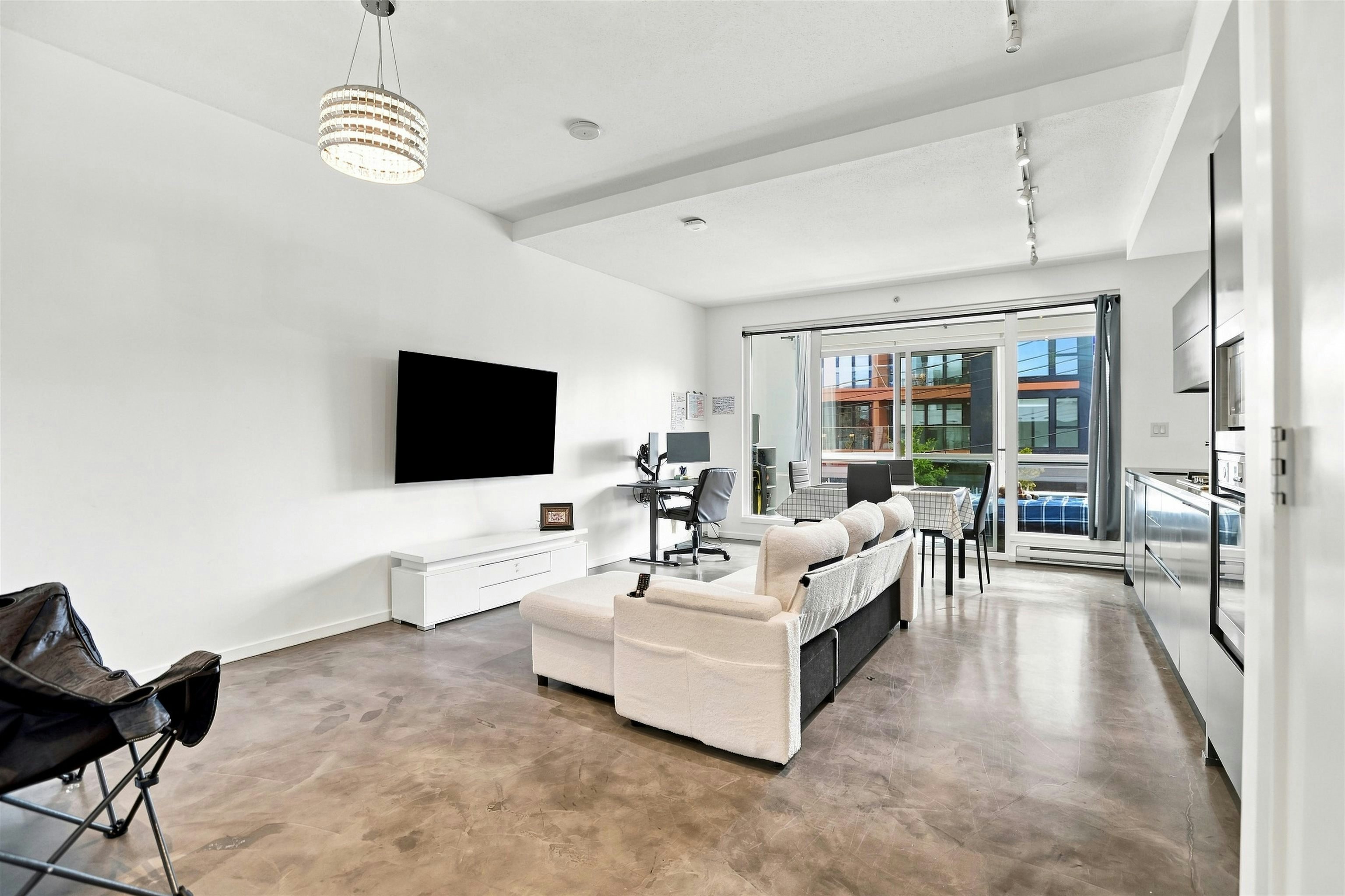 209-133 E 8th Avenue, Vancouver, BC, V5T 1R8