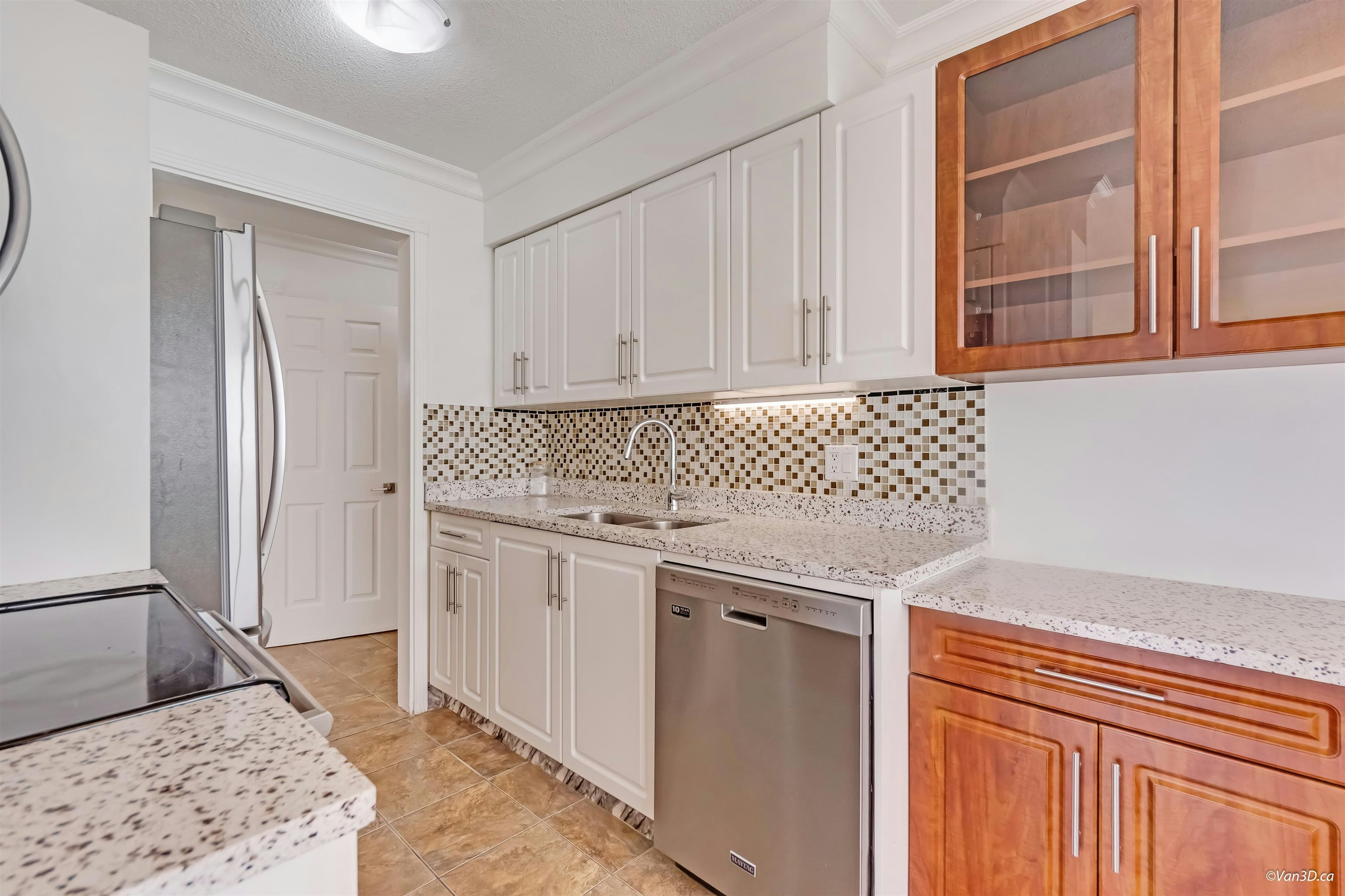 111-235 E 13th Street, North Vancouver, BC, V7L 2L6 - 3