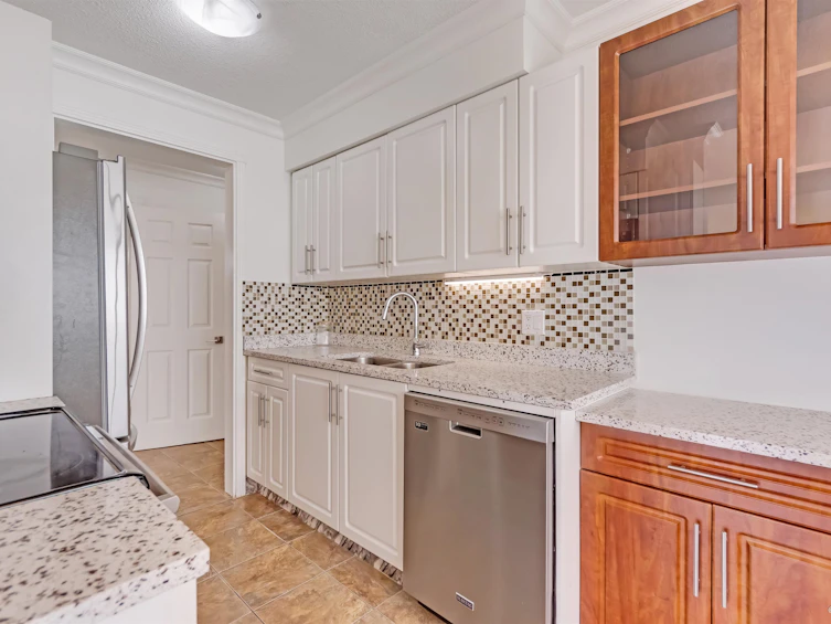 111-235 E 13th Street, North Vancouver, BC, V7L 2L6 - 3