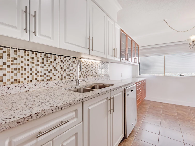 111-235 E 13th Street, North Vancouver, BC, V7L 2L6 - 4