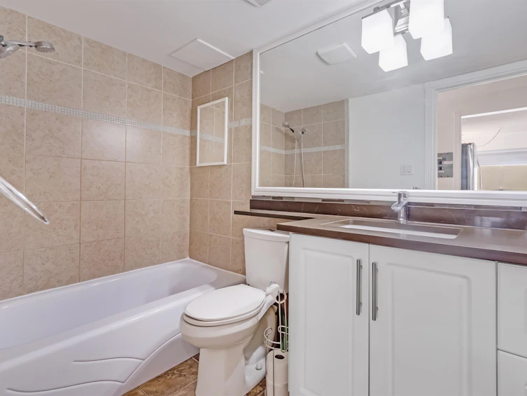 111-235 E 13th Street, North Vancouver, BC, V7L 2L6 - 24