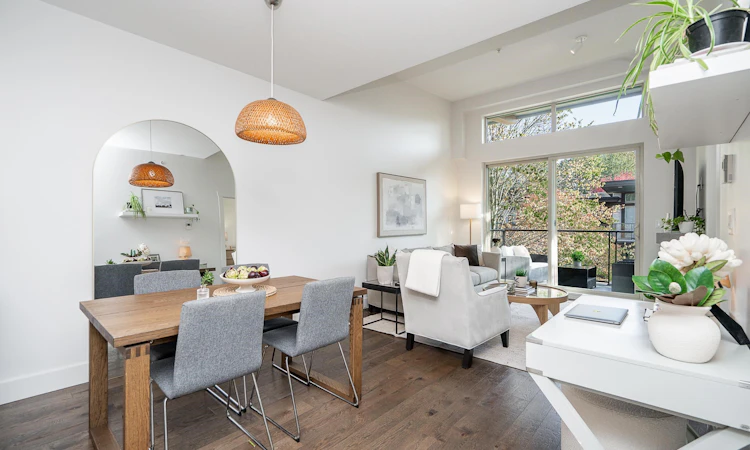 418-7478 Byrnepark Walk
