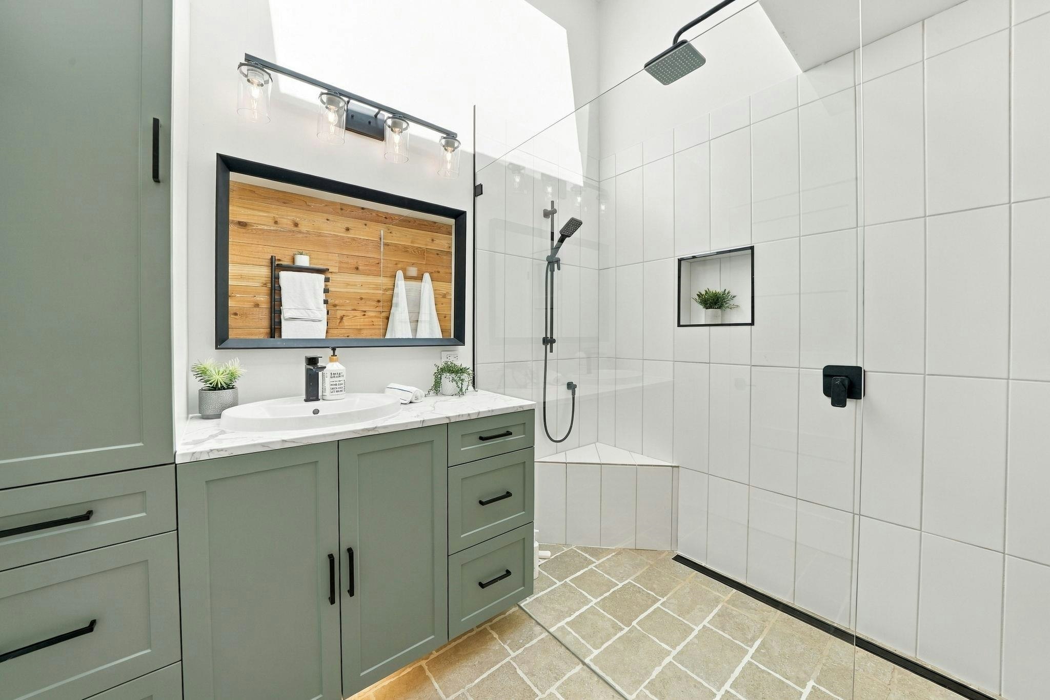 1720 Deep Cove Road, North Vancouver, BC, V7G 1S5 - 15