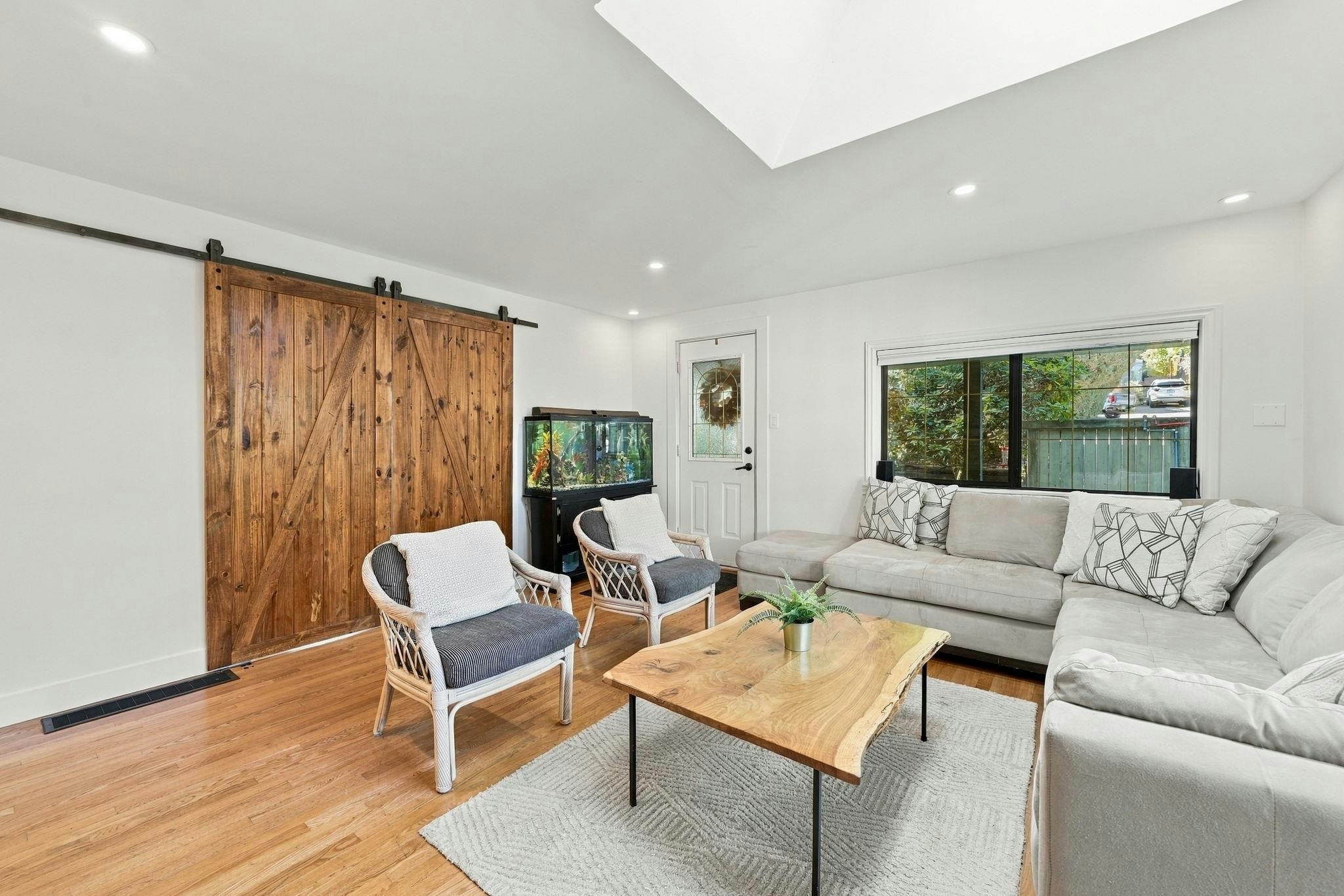 1720 Deep Cove Road, North Vancouver, BC, V7G 1S5 - 8