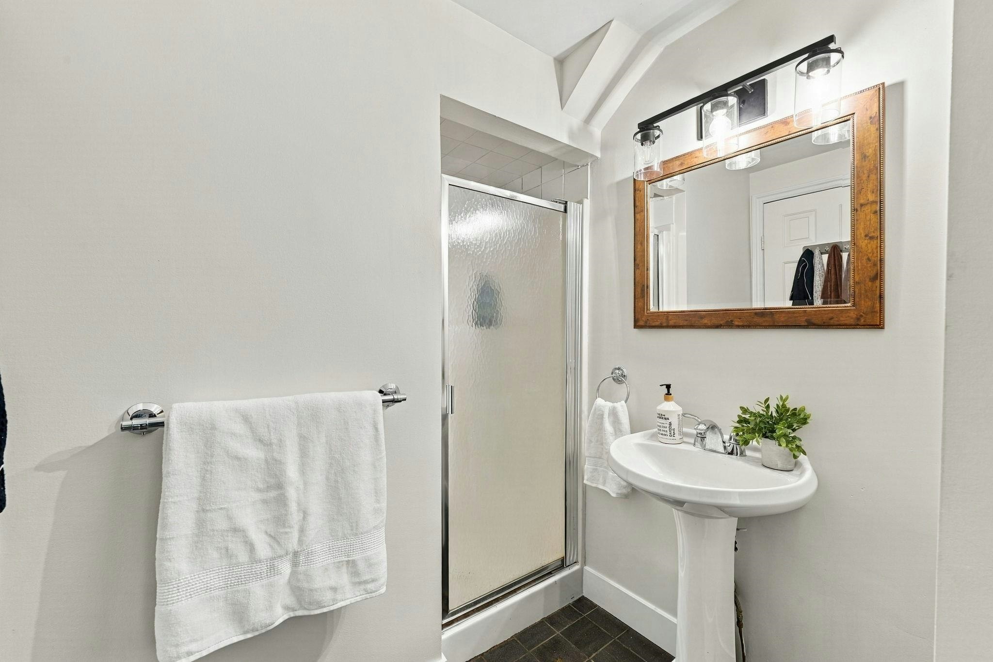 1720 Deep Cove Road, North Vancouver, BC, V7G 1S5 - 18