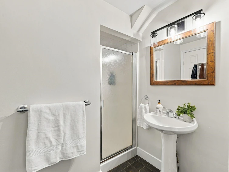 1720 Deep Cove Road, North Vancouver, BC, V7G 1S5 - 18