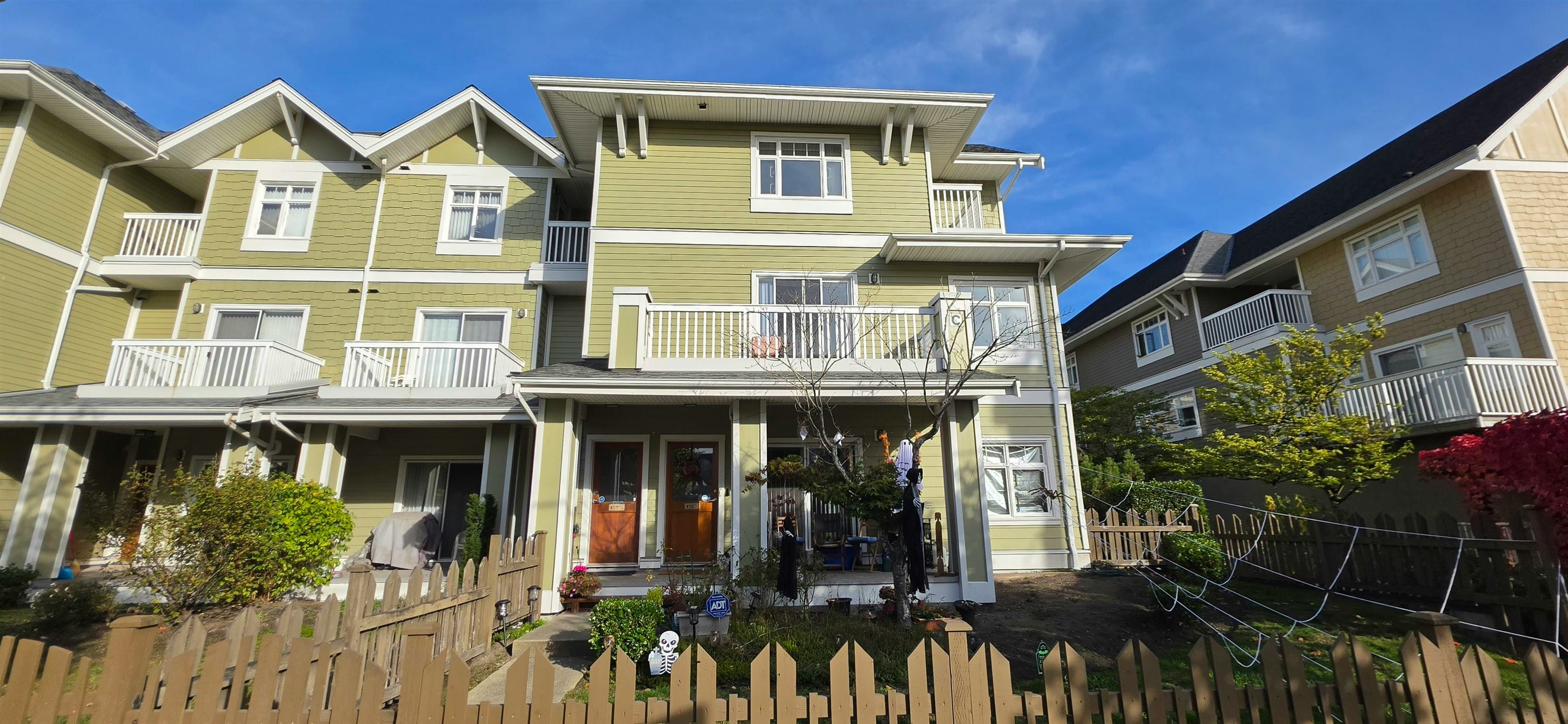 157-7388 Macpherson Avenue, Burnaby, BC, V5J 0A1
