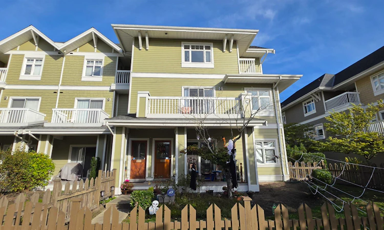 157-7388 Macpherson Avenue