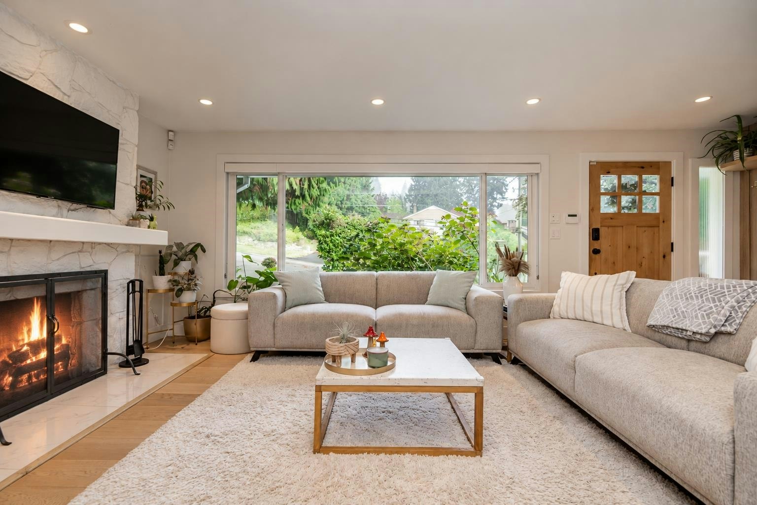 1361 E 15th Street, North Vancouver, BC, V7J 1K9 - 3