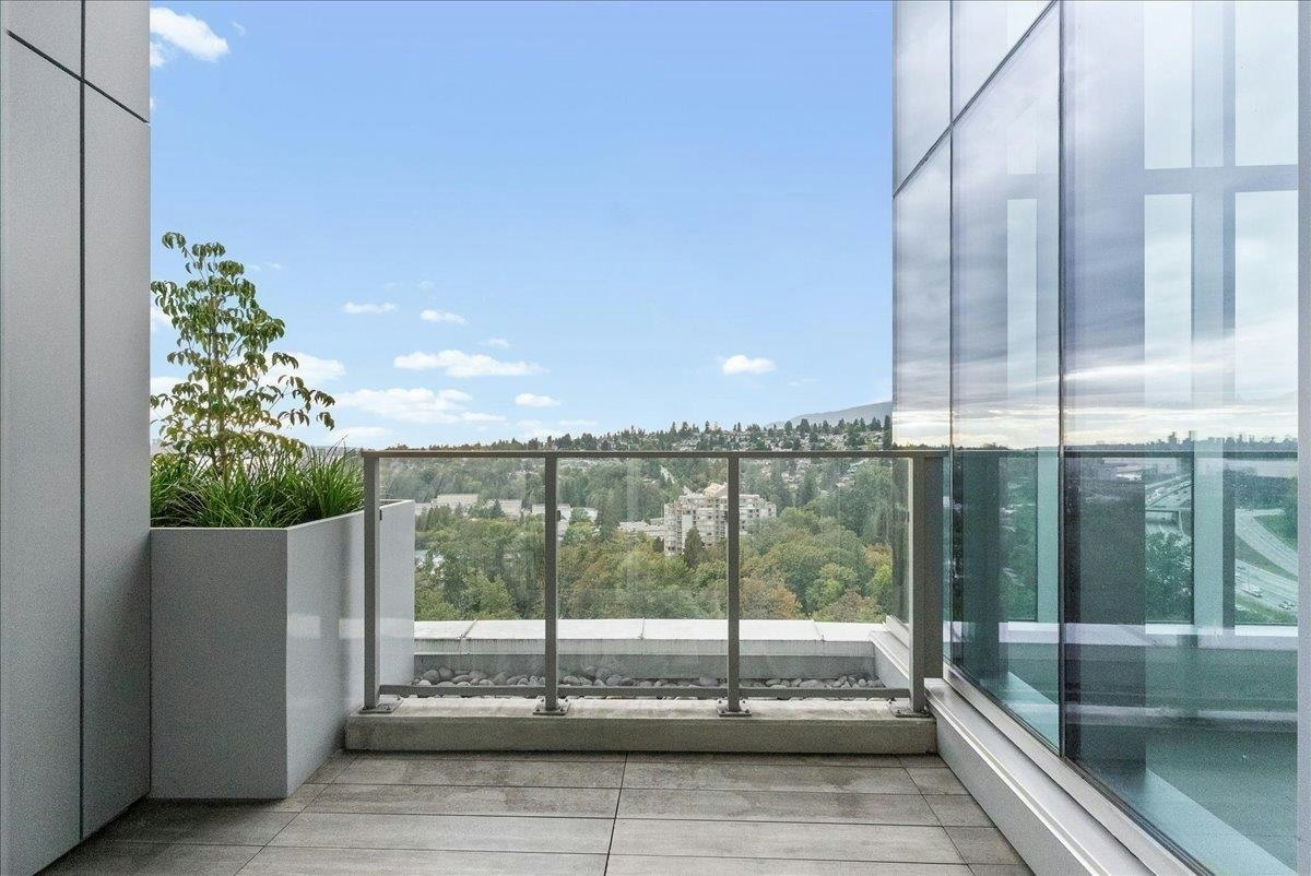 2406-1500 Fern Street, North Vancouver, BC, V7J 0E6 - 11