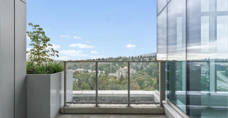 2406-1500 Fern Street, North Vancouver, BC, V7J 0E6 - 11