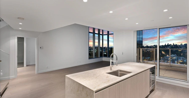 2406-1500 Fern Street, North Vancouver, BC, V7J 0E6 - 2