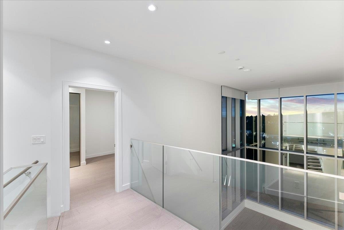 2406-1500 Fern Street, North Vancouver, BC, V7J 0E6 - 18