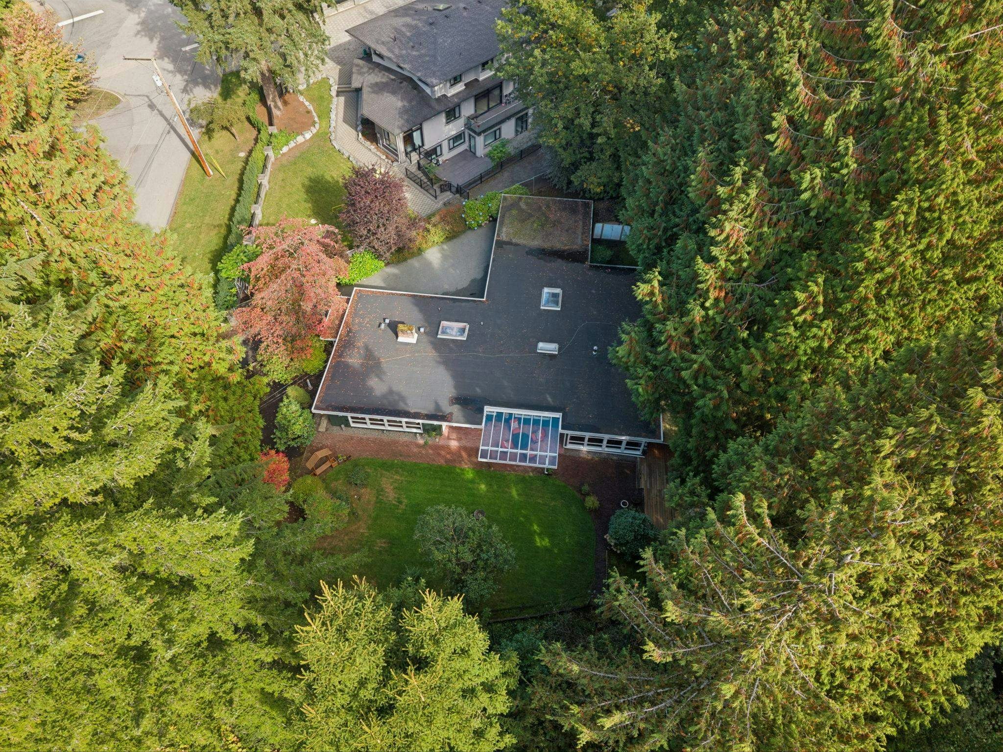 455 Macbeth Crescent, West Vancouver, BC, V7T 1V8 - 40