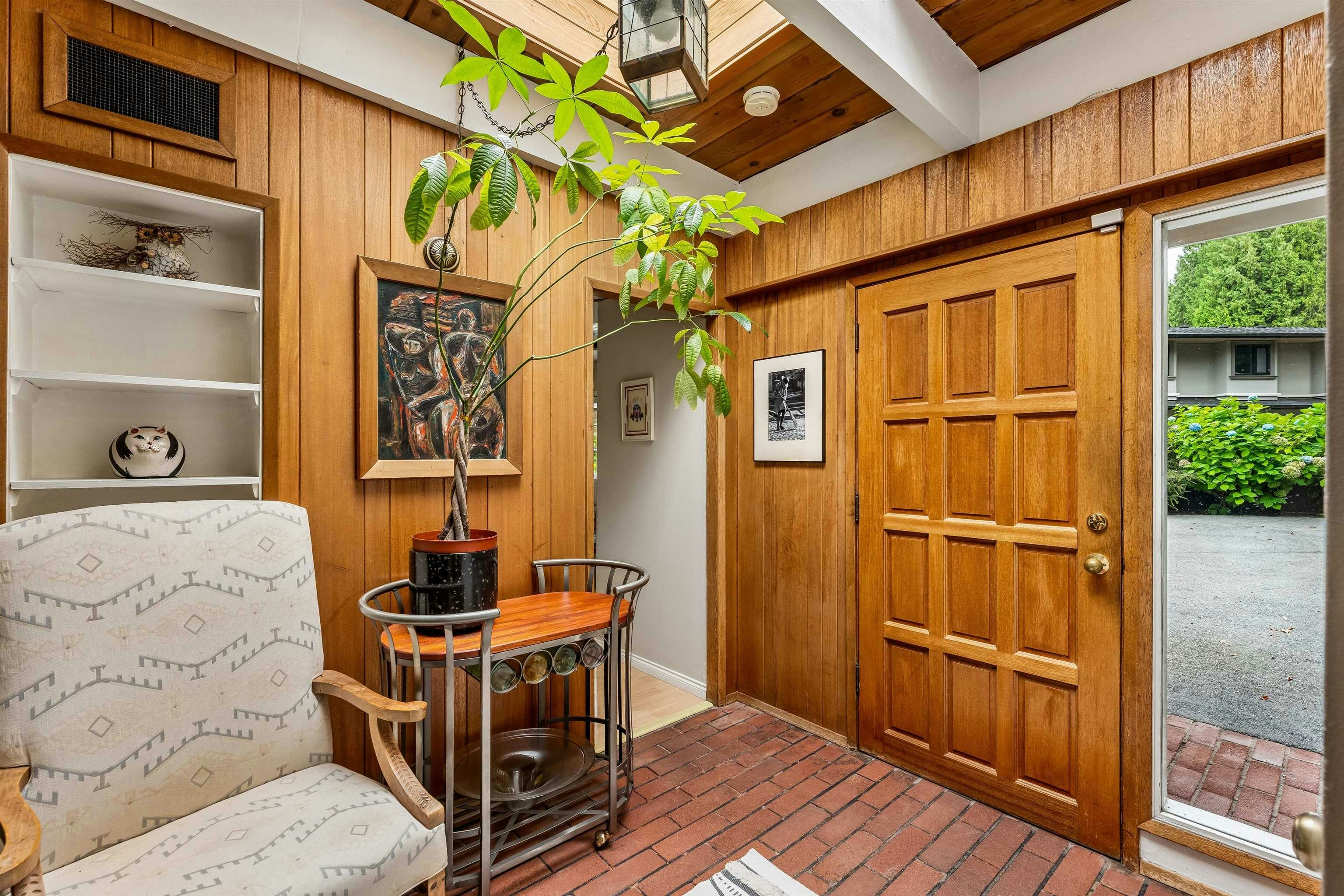 455 Macbeth Crescent - 4