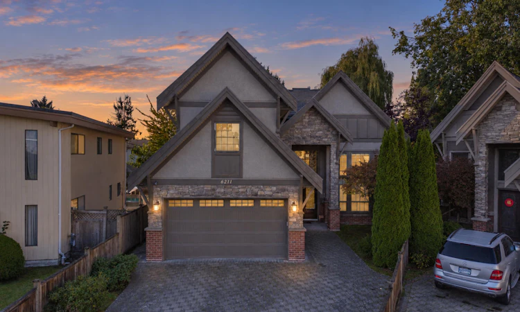 6211 Bellflower Drive