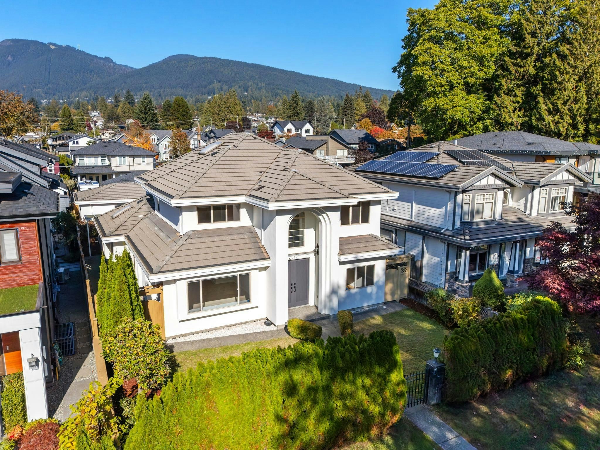 336 W 19th Street, North Vancouver, BC, V7M 1X8