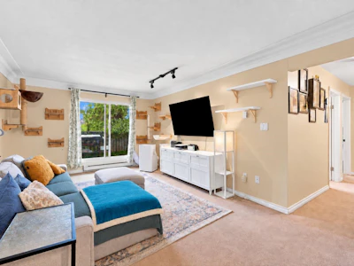 207-10438 148 Street - 4