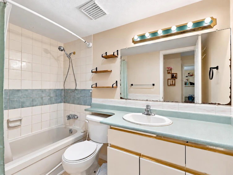 207-10438 148 Street, Surrey, BC, V3R 8S9 - 14