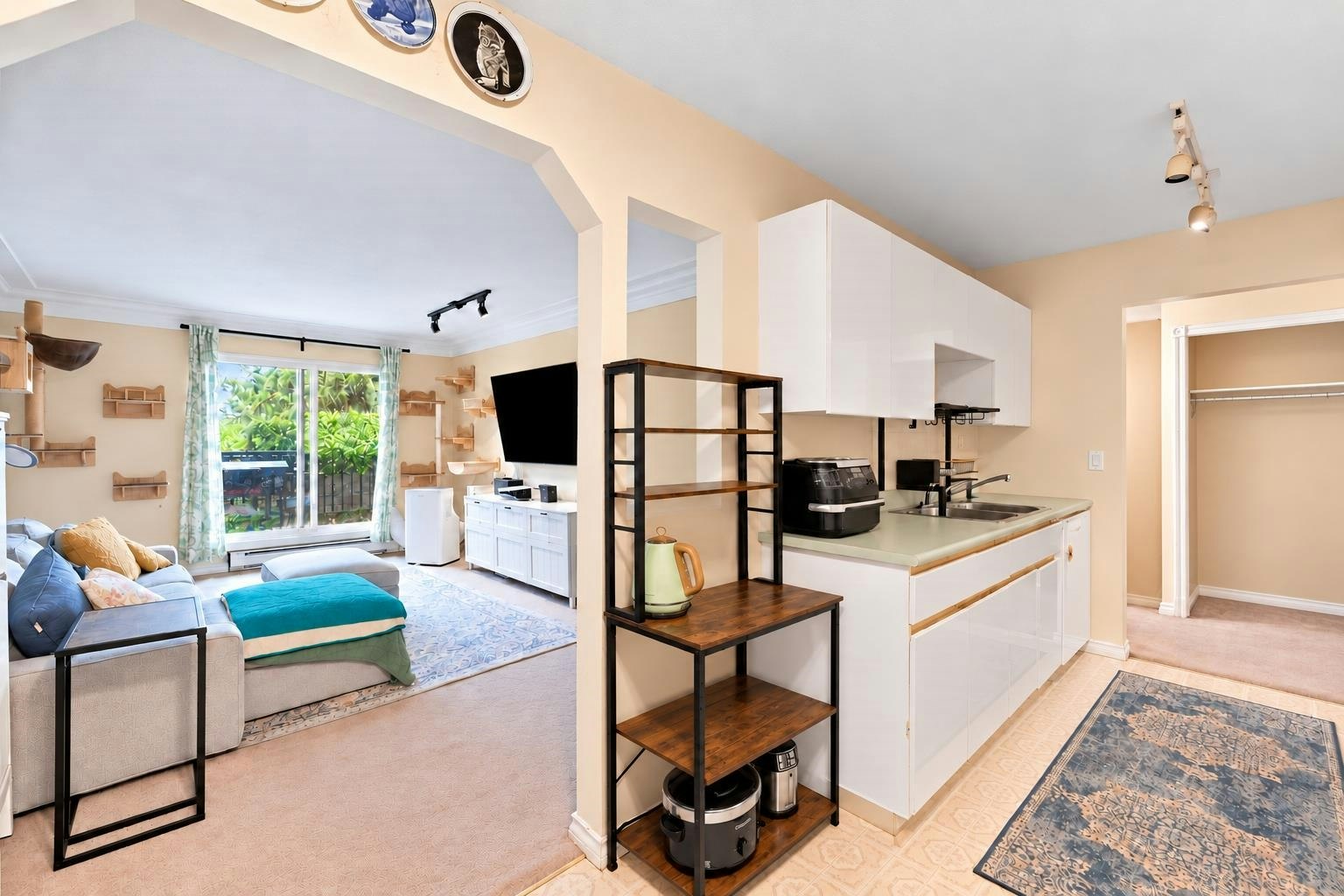 207-10438 148 Street, Surrey, BC, V3R 8S9 - 9