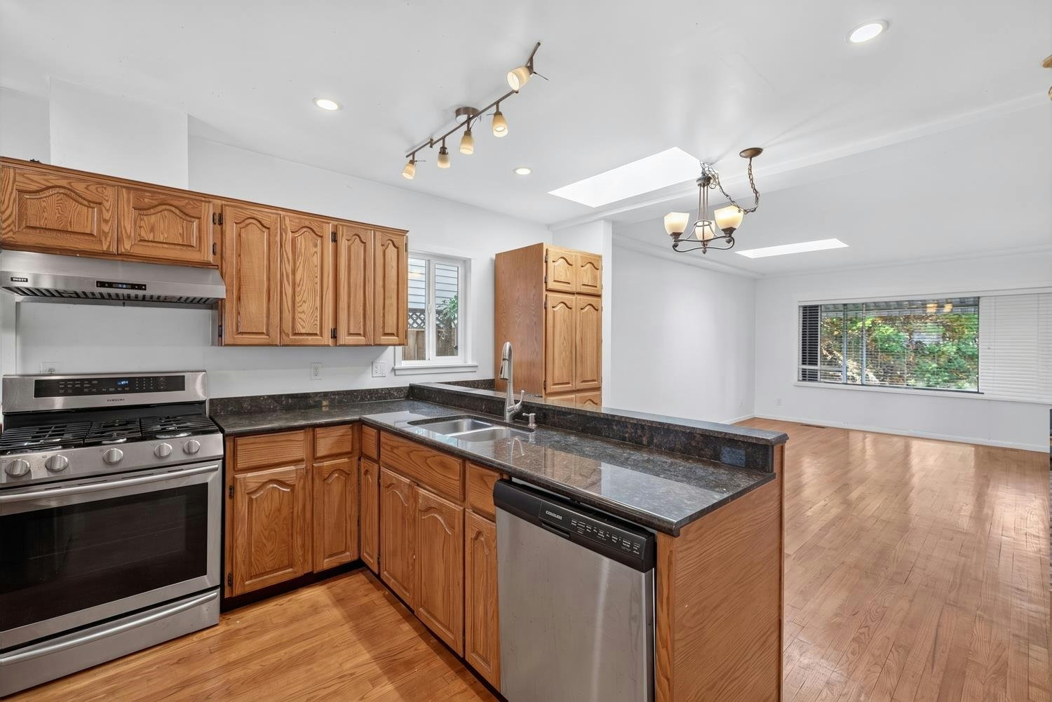 3960 Nootka Street, Vancouver, BC, V5R 2C9 - 8