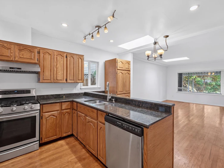 3960 Nootka Street, Vancouver, BC, V5R 2C9 - 8