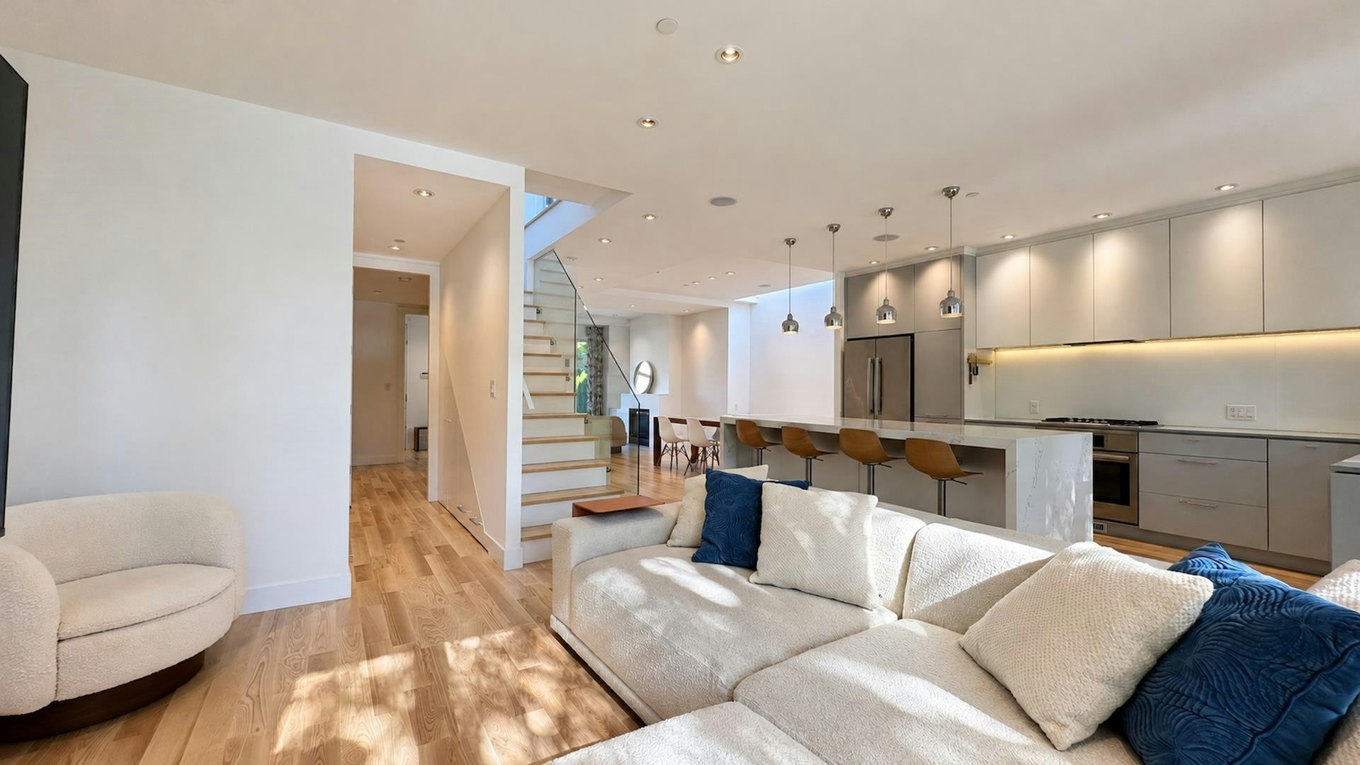 80 E 22nd Avenue, Vancouver, BC, V5V 1T4 - 12