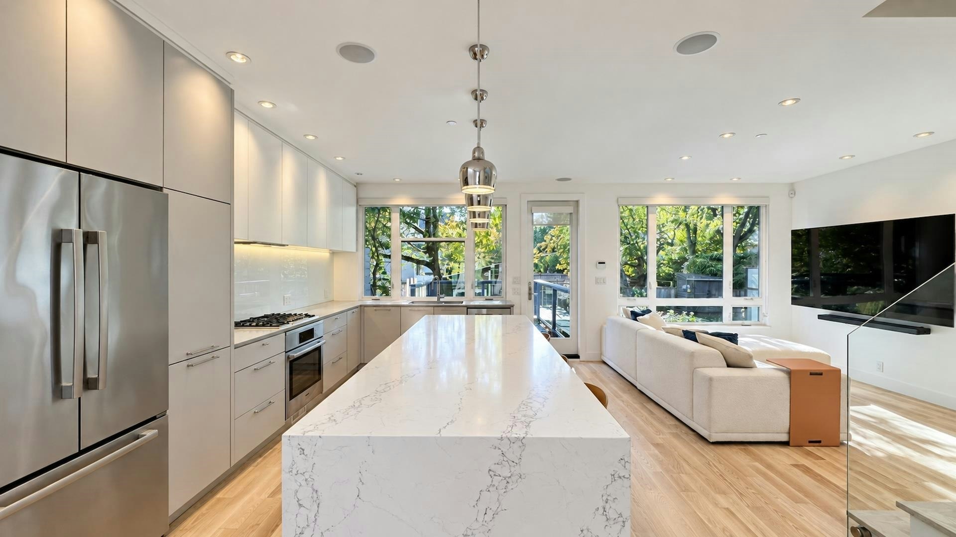 80 E 22nd Avenue, Vancouver, BC, V5V 1T4 - 9