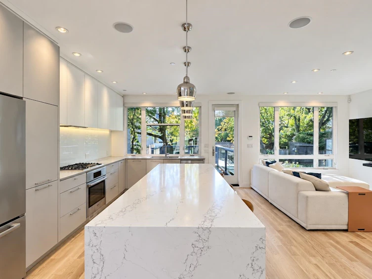 80 E 22nd Avenue, Vancouver, BC, V5V 1T4 - 9