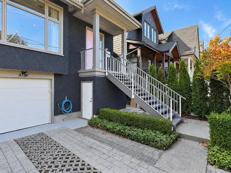 80 E 22nd Avenue, Vancouver, BC, V5V 1T4 - 2