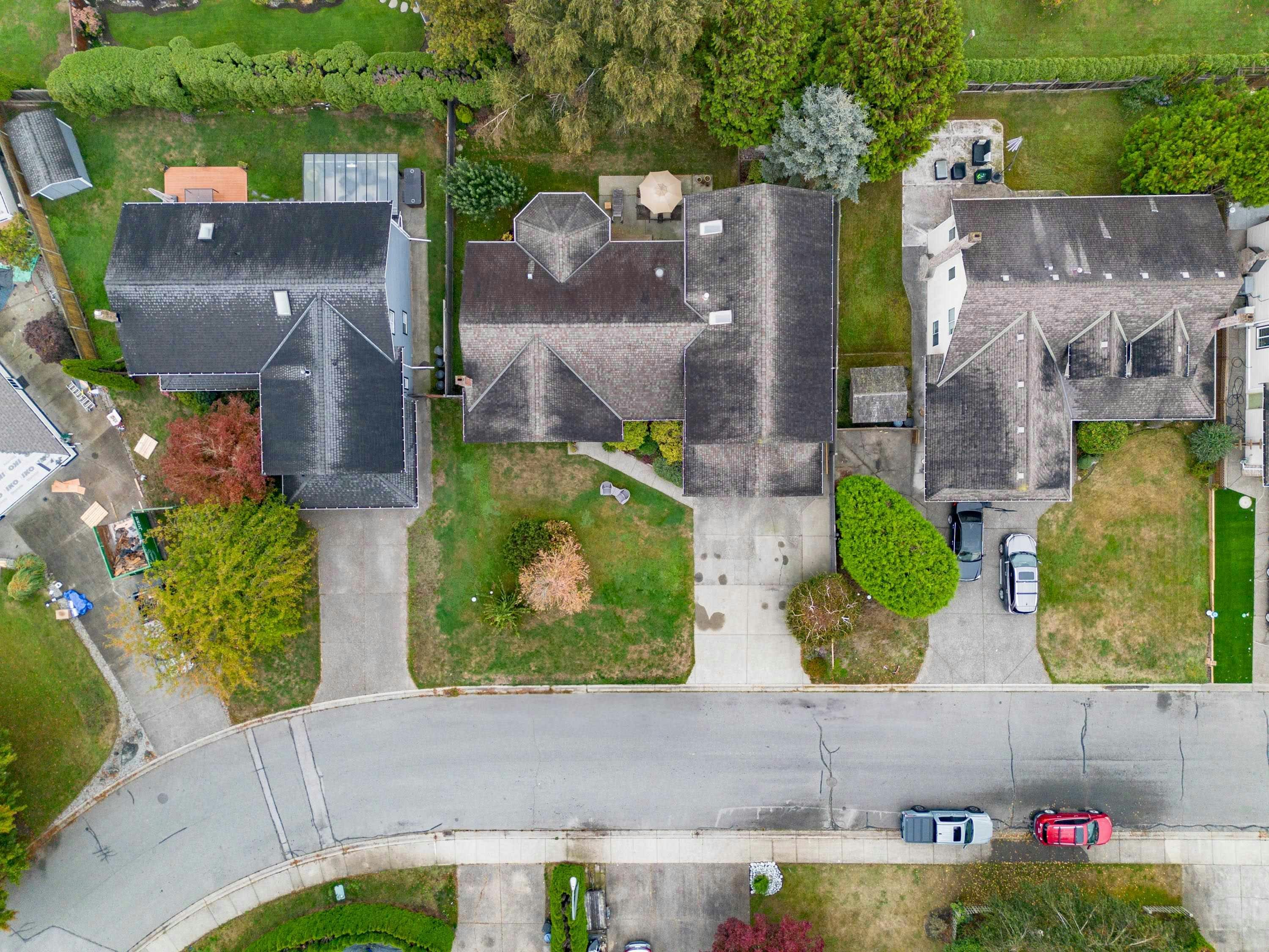 4695 London Crescent - 4