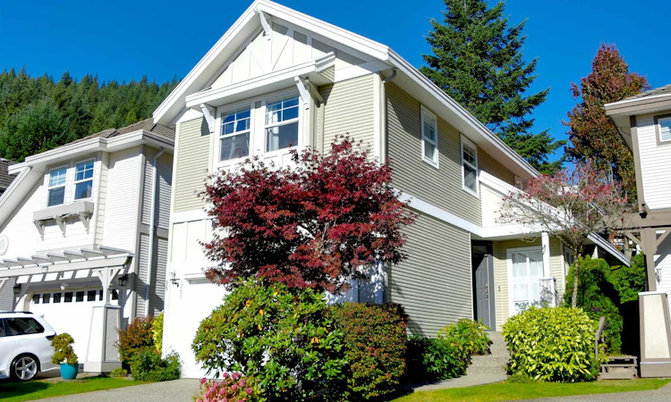 1707 Arbutus Place