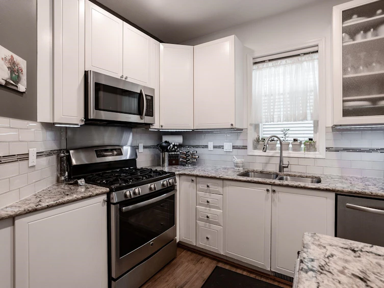 1707 Arbutus Place, Coquitlam, BC, V3E 3K2 - 9