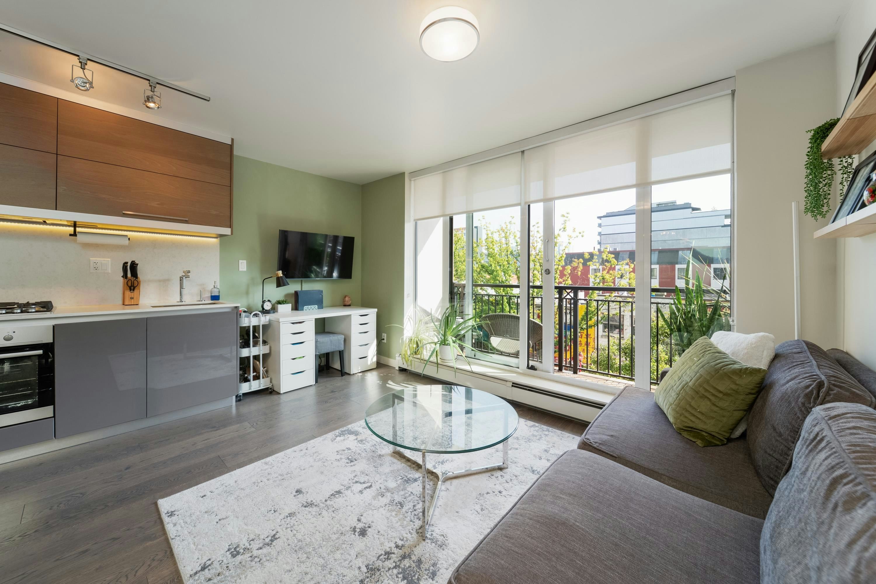 511-189 Keefer Street, Vancouver, BC, V6A 0C8