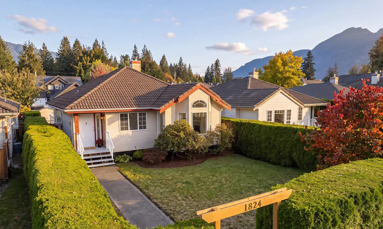 1824 Willow Crescent