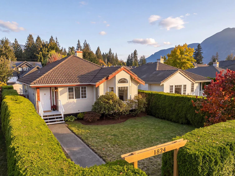 1824 Willow Crescent, Squamish, BC, V8B 0L9