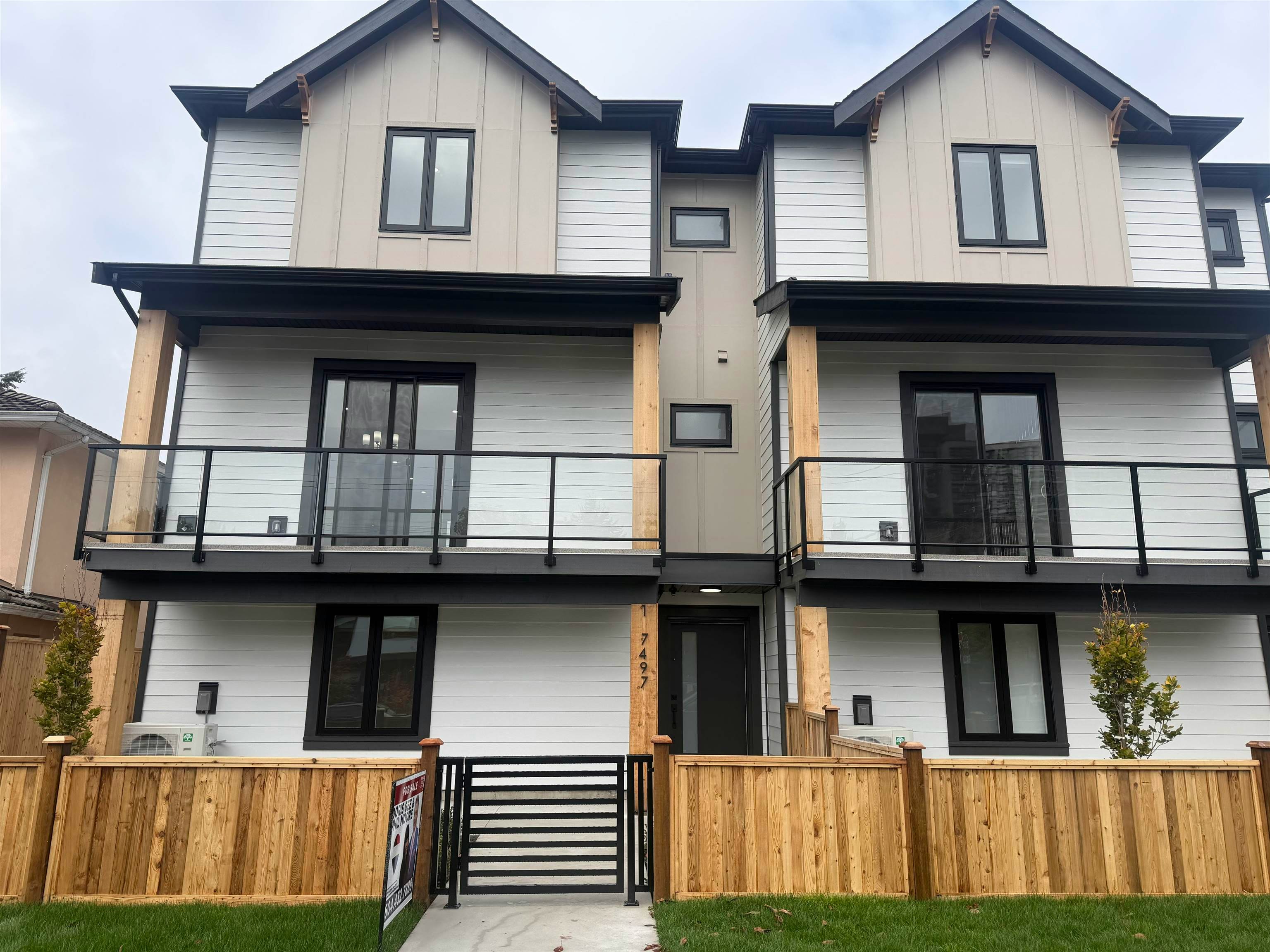 1-7497 Holly Street, Burnaby, BC, V5E 3K1