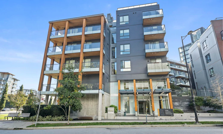 101-3588 Sawmill Crescent