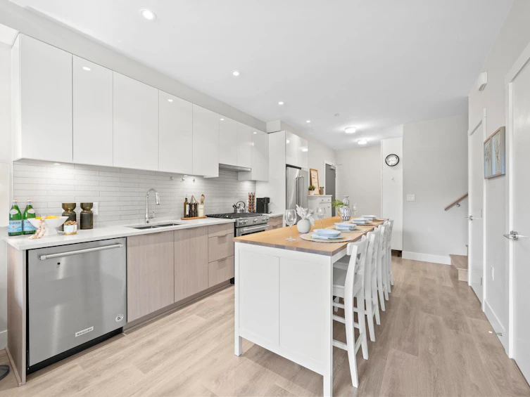 101-3588 Sawmill Crescent, Vancouver, BC, V5S 0H5 - 11