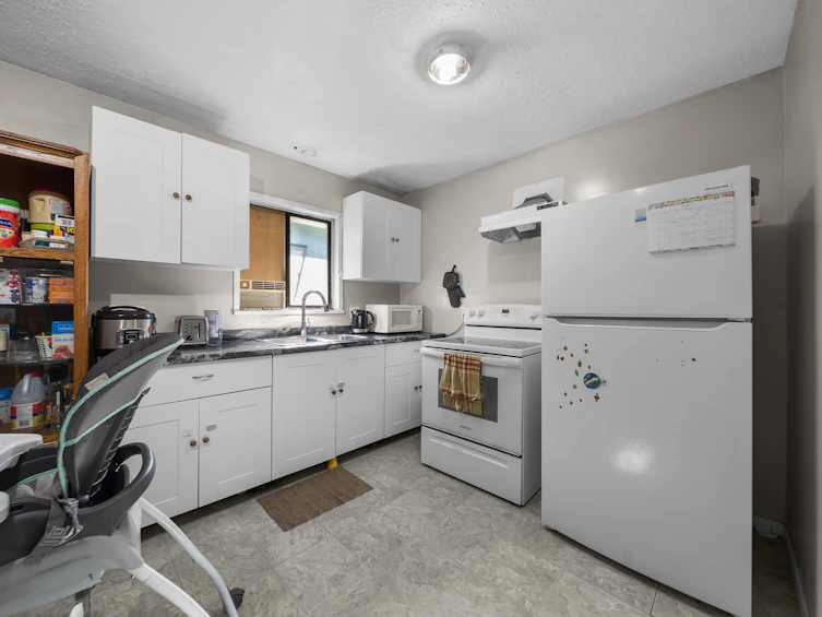 28677 58 Avenue, Abbotsford, BC, V4X 2E8 - 23