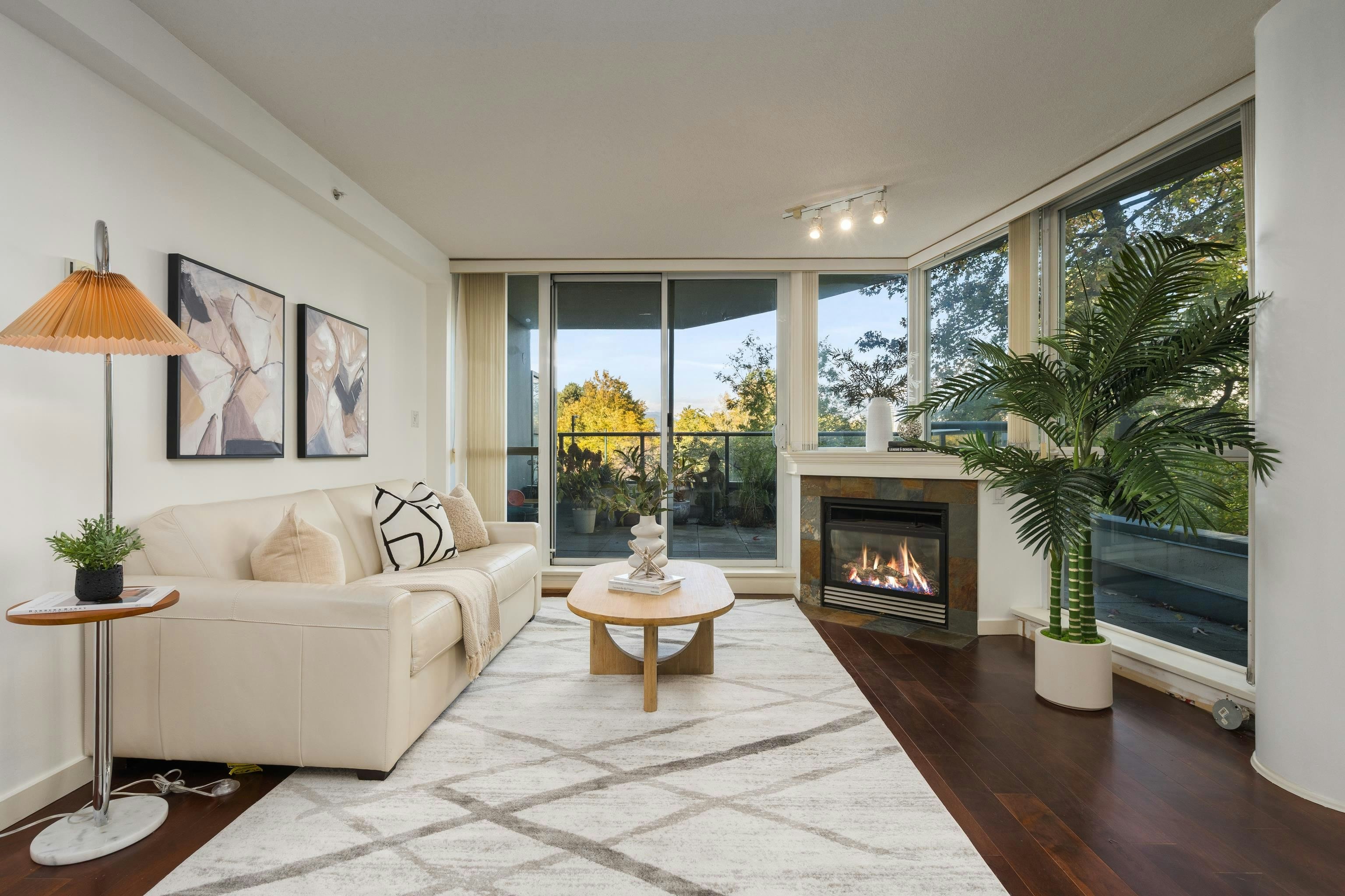 204-1485 W 6th Avenue, Vancouver, BC, V6H 4G1