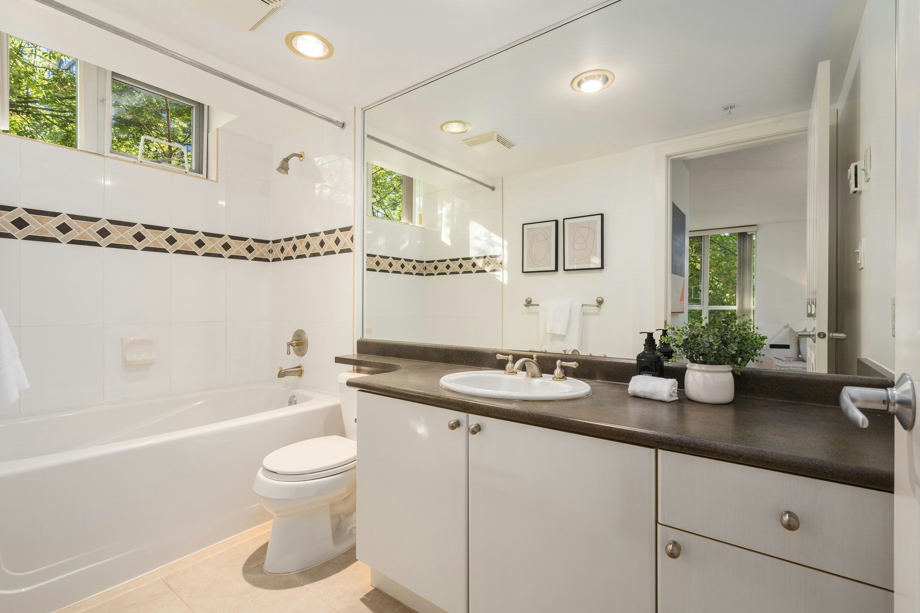 204-1485 W 6th Avenue, Vancouver, BC, V6H 4G1 - 14