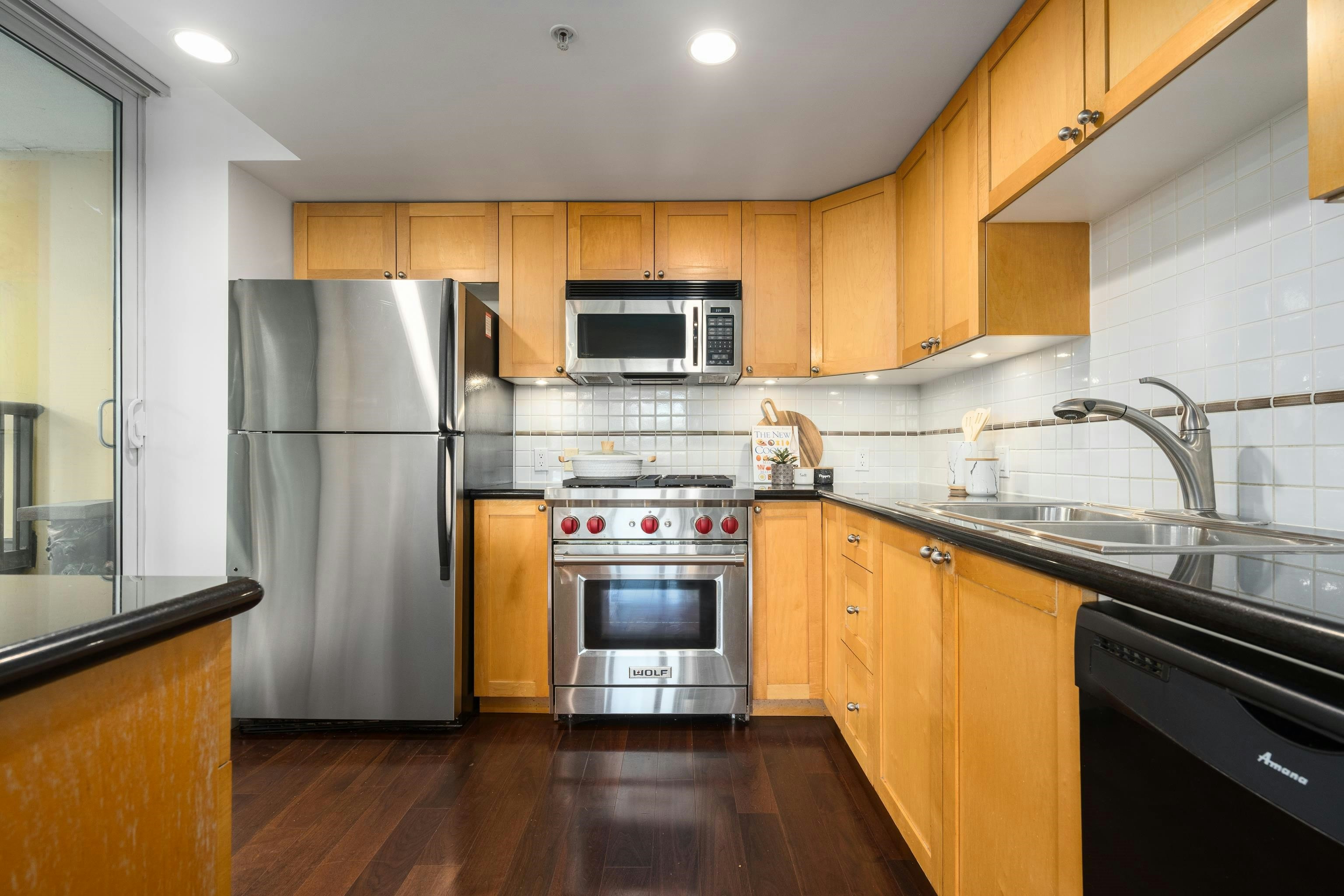204-1485 W 6th Avenue, Vancouver, BC, V6H 4G1 - 8