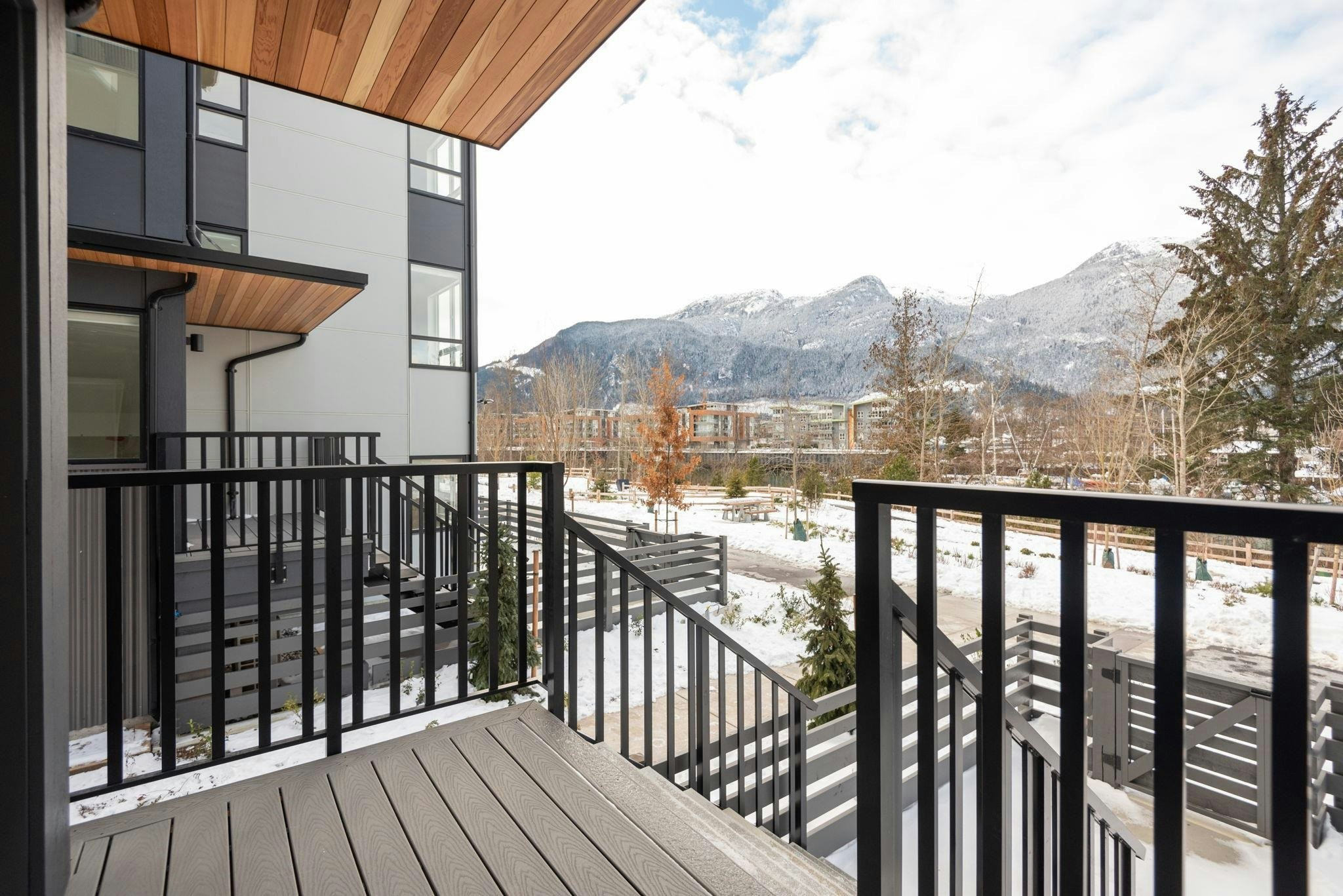 38073 Helm Way, Squamish, BC, V8B 1E6 - 36