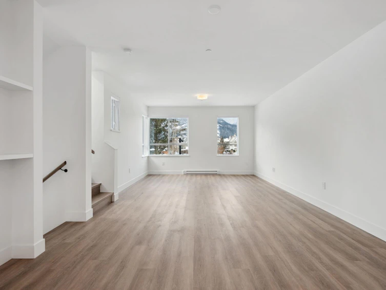 38073 Helm Way, Squamish, BC, V8B 1E6 - 5