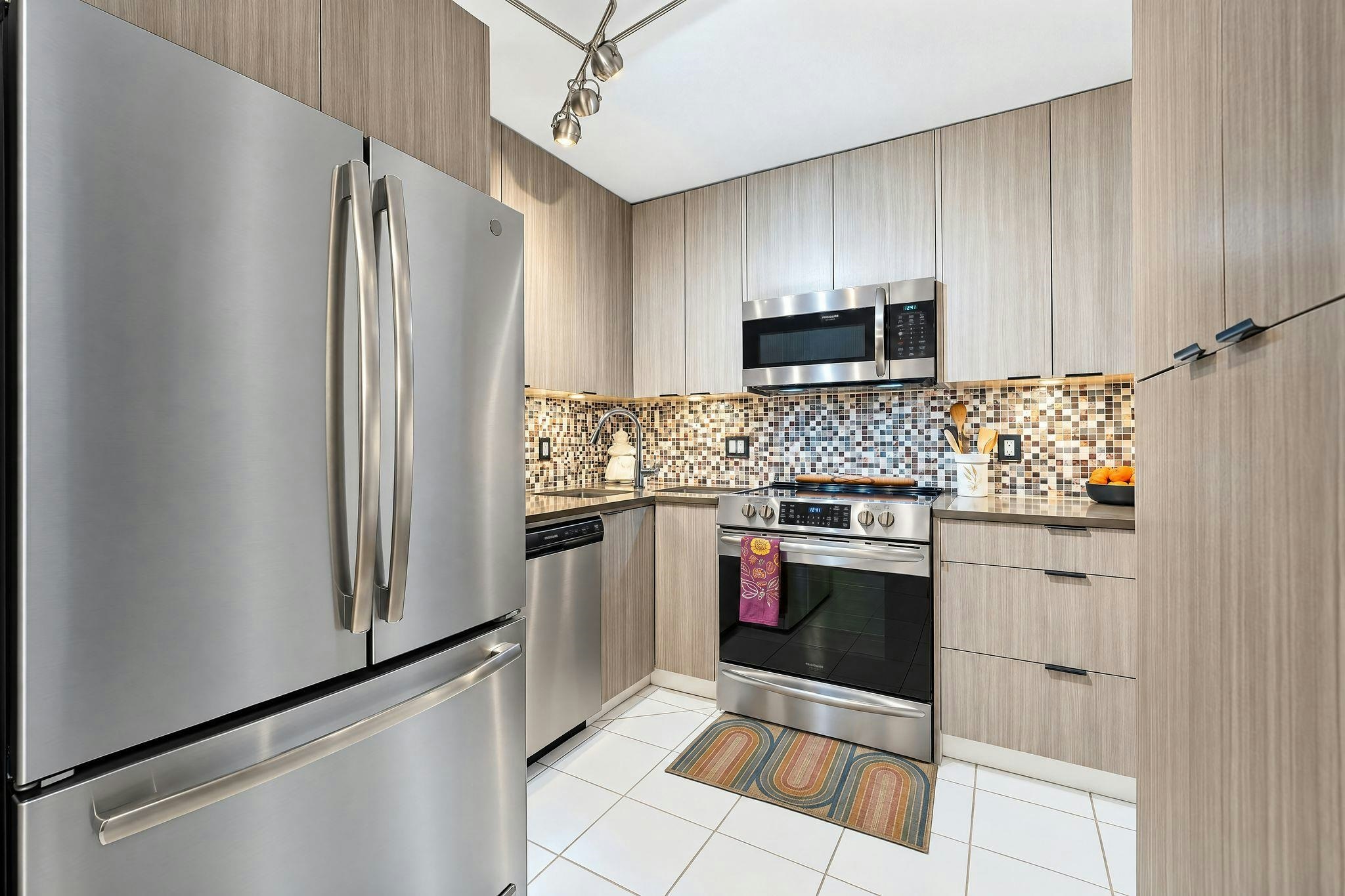 206-2405 Kamloops Street, Vancouver, BC, V5M 4V6 - 17
